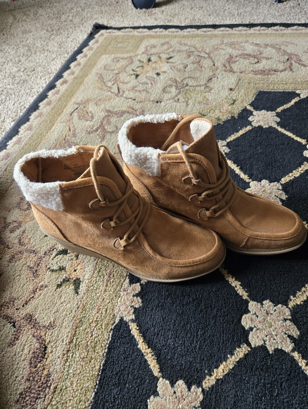 Women’s Tan Suede Lace-Up Ankle Boots with Faux Shearling